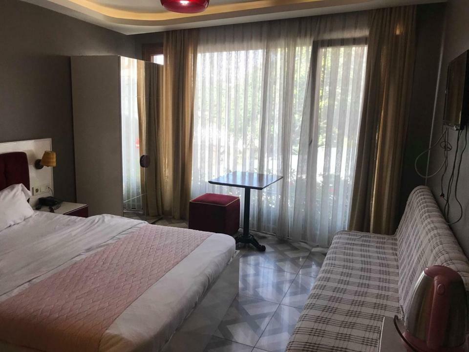 Almond Hill Aparthotel Istanbul Exteriör bild