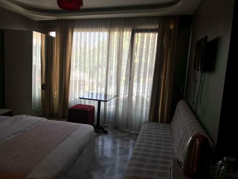 Almond Hill Aparthotel Istanbul Exteriör bild